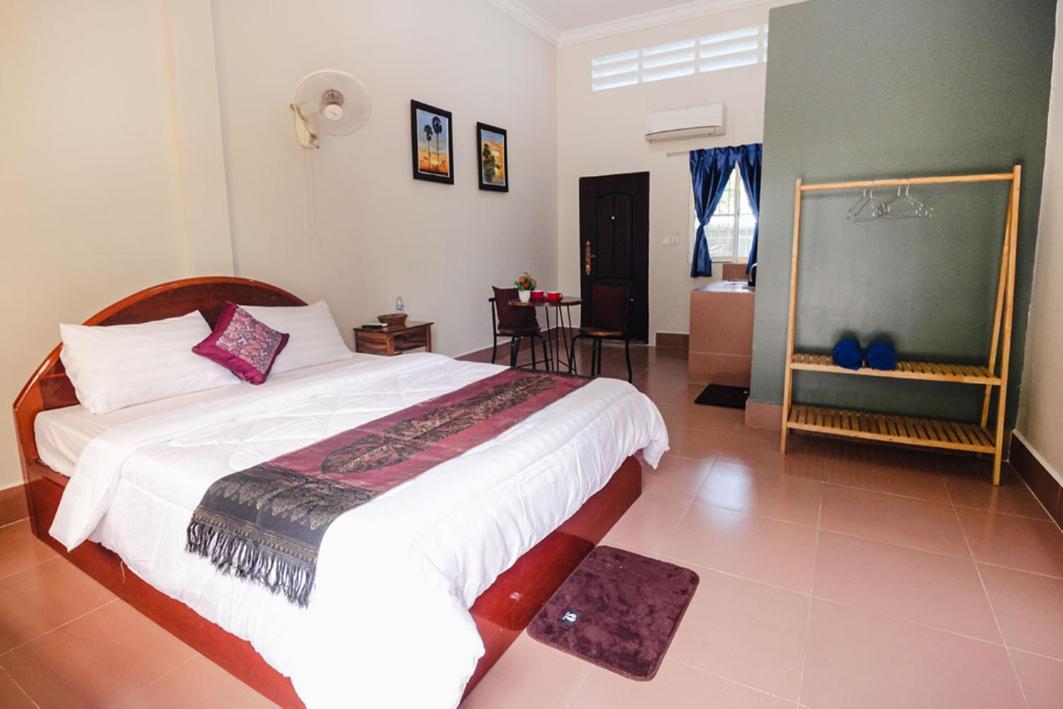 Lea'S Guesthouse And Restaurant Кампот Екстериор снимка