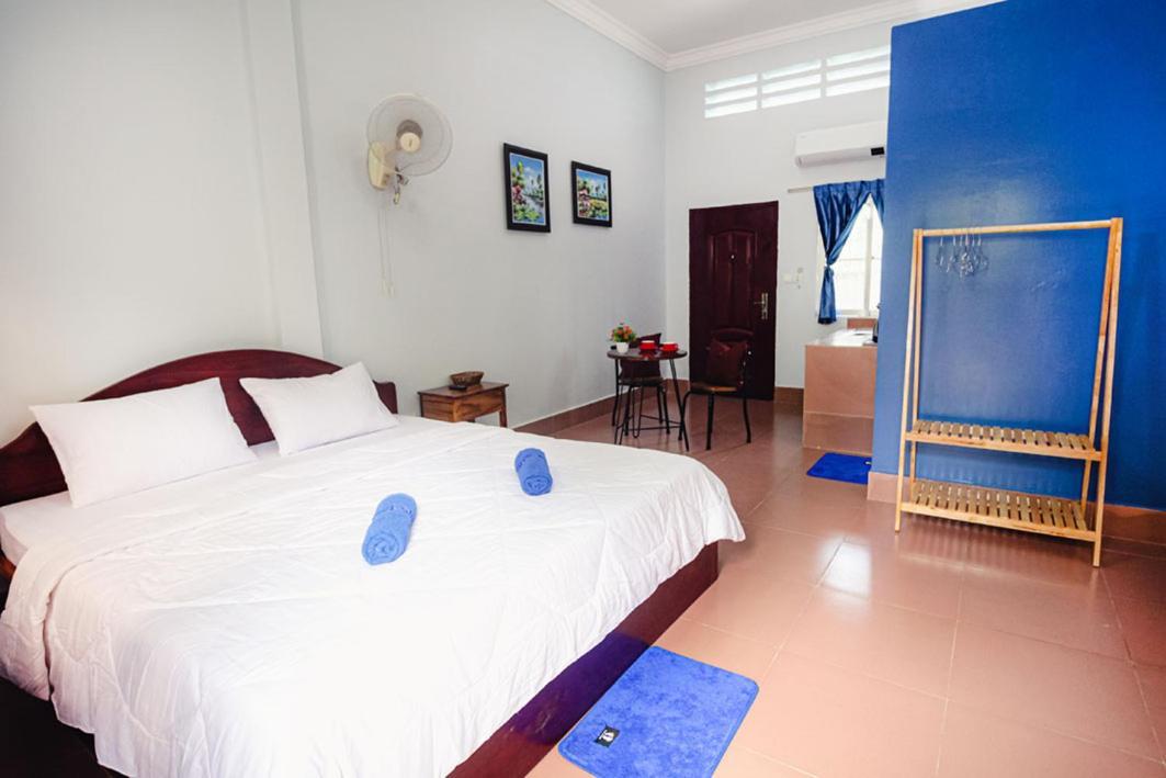 Lea'S Guesthouse And Restaurant Кампот Екстериор снимка